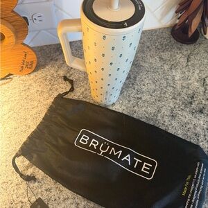 NWT BrüMate x Bekah “Ruthie” 40oz
